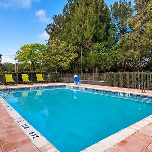 Candlewood Suites Jacksonville Southpoint